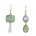 Orecchini asimmetrici geometrici con pietra verde venata e perle bianche in argento - Argento Antico
