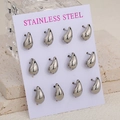 Poliertes Set aus silbernen Edelstahl-Ohrsteckern in Tropfenform mit 6 Paaren - 6er-Set / Silber