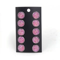 Vue détaillée de cinq paires de boucles d'oreilles rose brillant 12mm sur carte de vente - Paillettes Roses