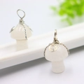 Pendentif champignon en cristal blanc fait main avec fil d'argent pour collier - Cristal de Roche Ton Argent
