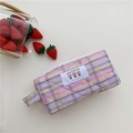 Detail of quilted plaid canvas pouch with tulip patch and sturdy fabric handle - Slim Style / Pink Plaid