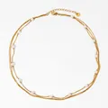 Elegante collana a doppio strato in catena serpente dorata con perle bianche e chiusura a moschettone - Collana di Perle a Tre Strati Oro (D1274)