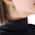 Pendientes de latón en forma de U con esmalte verde y piedra de circón de gota - Dorado