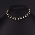 Elegante collana a catena dorata con 15 perle barocche bianche a goccia pendenti - Stile Disposizione Perle Ordinata (排序整齐珍珠项链)