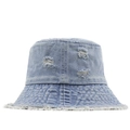 Cappello pescatore in denim azzurro con dettagli strappati e bordi sfilacciati - M (56-58cm) / Blu Pallido Distressed