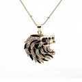 Collana con ciondolo a testa di leone dorata con smalto nero e zirconi bianchi - Forma di Testa di Leone (ML-CN001340YH)