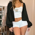 Cárdigan de punto negro minimalista para mujer sobre un top blanco con diseño de corazón - S / Negro