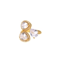 Detailansicht eines Goldrings mit drei Tropfen-Zirkonia und strukturierter Ringschiene - Gold/Weißer Zirkonia
