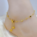 Elegante gouden titanium enkelband met vlinderhangers en details van zirkonia-stenen - Matte Vlinder