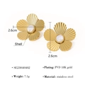 Orecchini a fiore dorati in acciaio inossidabile con placcatura PVD 18K e conchiglia - Design a Fiore e Conchiglia