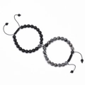 Dettaglio di bracciali per coppie in pietre naturali bianche e nere con chiusura magnetica - Bracciale Pietra di Mappa