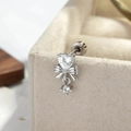 Boucle d'oreille nœud cœur en argent avec zircone et fermoir à vis labret - Style Coeur Blanc (Unité)