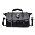 Borsa a tracolla punk in pelle nera con teschio argentato e borchie metalliche - Nero