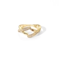 Détail de la bague croisée plaquée or sertie de micro-pavés en oxydes de zirconium - Bague Croisée Dorée Pavée de Zircones (TR4037)