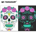 Tatuajes faciales luminosos Día de los Muertos con calavera de azúcar y efecto neón - Patrón FCY-003