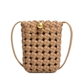 Bolso mini tipo cubo de cuero trenzado camel con cierre de bola dorada y correa - Albaricoque