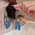 Boucles d'oreilles bohèmes plumes bleues avec gouttes d'eau et accents de feuilles - Plume Bleue Bohémienne (14#)