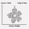 Vista dettagliata delle dimensioni del ciondolo a fiore in acciaio con perla bianca - Ciondolo / Argento
