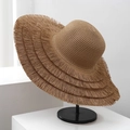 Handgewebter Strohhut mit mehrlagiger Fransenkrempe in Naturfarben für den Sommerstrand - Einheitsgröße / Khaki