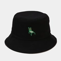 Gros plan d'une broderie de grenouille mignonne sur un chapeau bob en toile de coton noir - M (56-58cm) / Noir