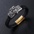 Pulsera de cuero trenzado de moda con dije de búho plateado y cierre de imán dorado - Dorado