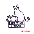 Toppa ricamata gatto bianco divertente con scritta I DO WHAT I WANT, applique 6.3x6cm - Gatto Bianco con Coltello (PE9757CT)