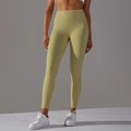 Détail du legging de yoga sans couture à taille haute montrant le tissu et l'effet push-up - XS / Vert Olive