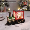 Vintage LED-kersttreinlantaarn met sneeuwpopfiguur en warm gloeiende sneeuwbolverlichting - Kleurrijke sneeuwpop