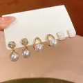 Französisches Vintage Ohrring-Set mit Perlen und Strasssteinen auf Karte - Silbernadel - Gold - Weiß (Sechser-Set)