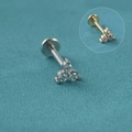 Roestvrijstalen oorknopje met drie heldere zirkonia's in een gouden afwerking - Stijl C (Cluster van drie stenen) / 1.2x8mm / Zilver