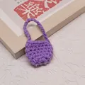 Mini ciondolo a borsa in viola lavorato all'uncinetto per cellulari o portachiavi - Viola scuro