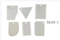 Set di 6 raschietti per torte in plastica bianca con bordi seghettati e curvi - Bianco (59155-1)