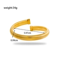 Minimalistischer goldener Edelstahl-Armreif mit modernem geripptem Feder-Design - Goldener Offener Armreif (BR-229)