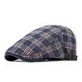 Gorra plana clásica con diseño de cuadros azul y marrón y hebilla lateral ajustable - Ajustable / Cuadros Azul Marino