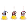Drei leuchtende Weihnachtswichtel mit Rentiergeweihen und Strickmützen auf weißem Grund - 3er-Set - Glockenstil