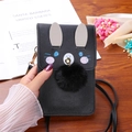 Bolso bandolera negro con forma de conejo, pompón suave y ventana táctil para móvil - Negro