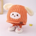 Bonnet en tricot orange pour enfants avec oreilles de lapin et pompons à cœurs roses - Enfant / Orange