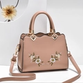 Rosa Umhängetasche mit Blumenstickerei und herzförmigen Metallringen für Damen - Khaki