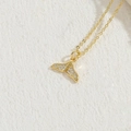 Collana con ciondolo a coda di pesce con zirconi bianchi e placcatura oro 14K - Coda di Pesce / Oro 14K