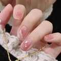 Rosa Ombré-Nägel mit Perlen und Glitzer in kurzer quadratischer Form für Frauen - R486 Blush-Pailletten