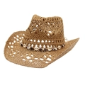 Sombrero vaquero de paja calado con cuentas de conchas decorativas sobre fondo blanco - Caqui (Decoración de Concha)