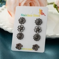Detailansicht von vier Paar schwarzen matten Edelstahl-Blumensteckern im Set - 4 Paare Set / Schwarz