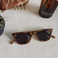 Retro polygon sunglasses with leopard print tortoiseshell frames and dark lenses - Tortoiseshell 30