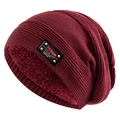 Détail du bonnet tricoté bordeaux montrant la doublure polaire et l'écusson en cuir - L(58-62cm) / Bordeaux