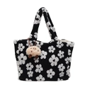 Borsa a mano in peluche nera con motivi floreali e ciondolo orsetto marrone - Nero con piccoli fiori bianchi