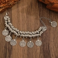 Böhmisches Silber-Perlenarmband mit acht geprägten Münzanhängern im Retro-Stil - Armband (7177) / Antiksilber (Armband)