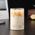 Vaso de vidrio de borosilicato con rayas verticales y capas de café con leche - 350ML Bajo