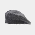 Béret tricoté gris foncé en fourrure de lapin avec texture moelleuse et bord côtelé - gris foncé