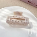 Pinza per capelli quadrata in acetato beige con strass floreali su piatto bianco - Rettangolo Beige Piccolo 7.2CM
