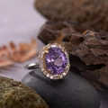 Anillo de plata S925 bañada en oro de 18K con amatista ovalada y diamantes - Halo de Circonia Vintage Tono Dorado (R398 Púrpura)